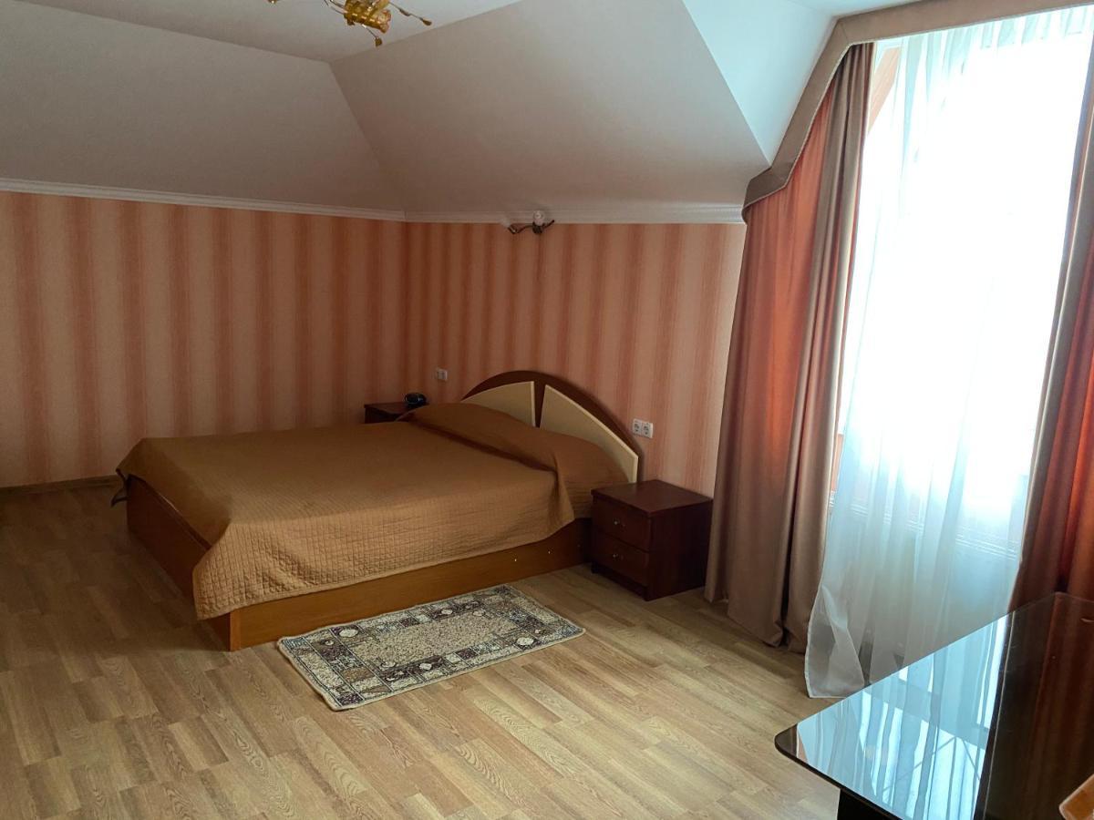 Гостинний Маєток Myla Exterior foto